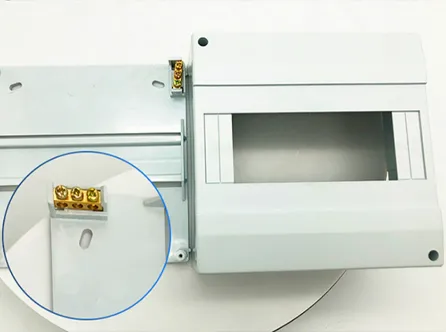 Caja de conexiones de bajo voltaje ZCEBOX: Distribución de energía estable y protección de seguridad multicapa para todo tipo de clima